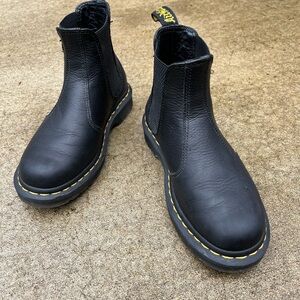 Dr. Martens 2976 Chelsea boots, black, women’s 6